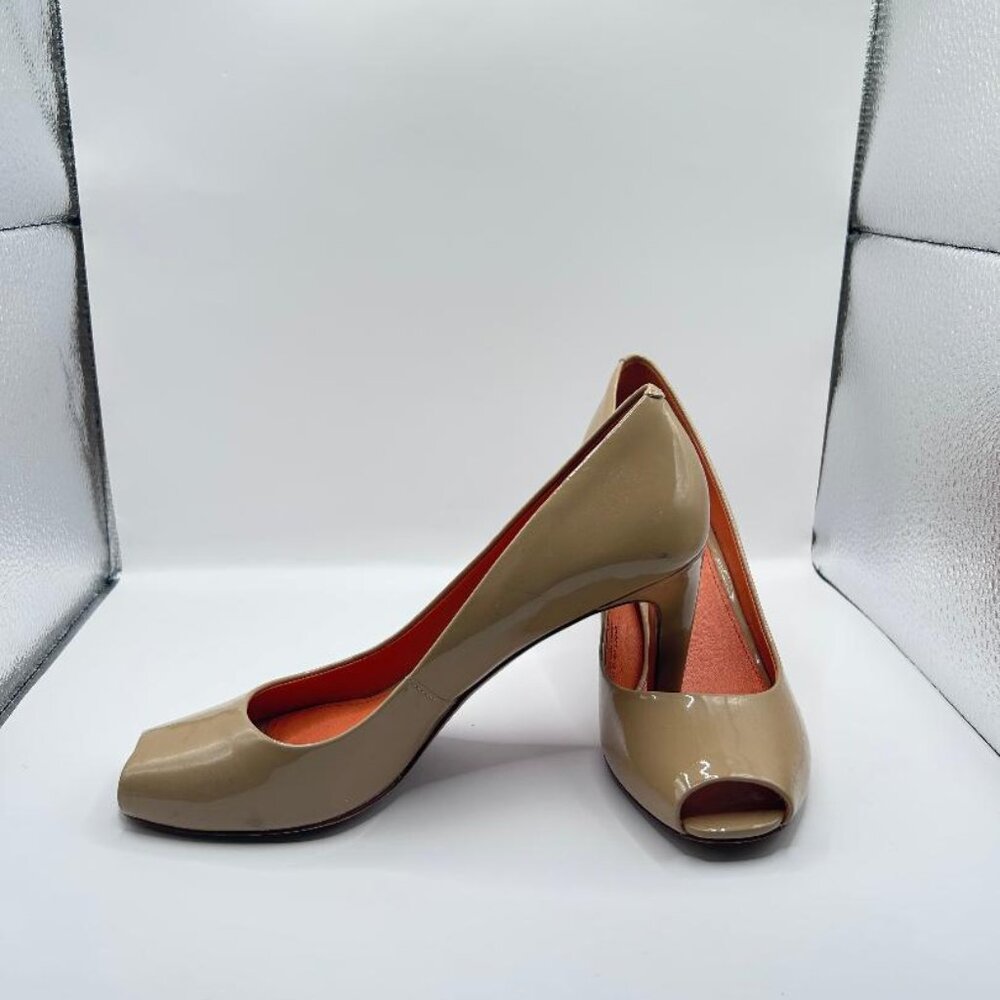 Via Spiga Frankie Patent Leather Peeptoe Heel In Camel Size 6M